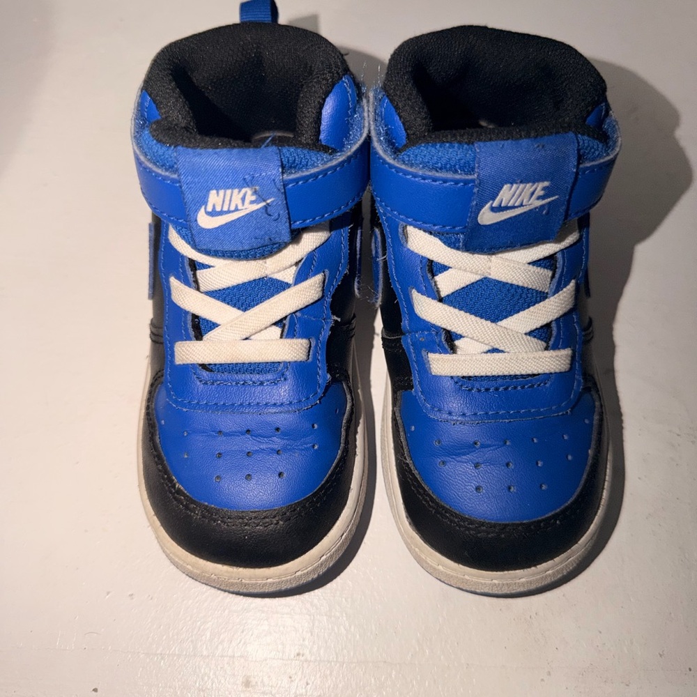 Nike Kids Sneakers in Blue and Black